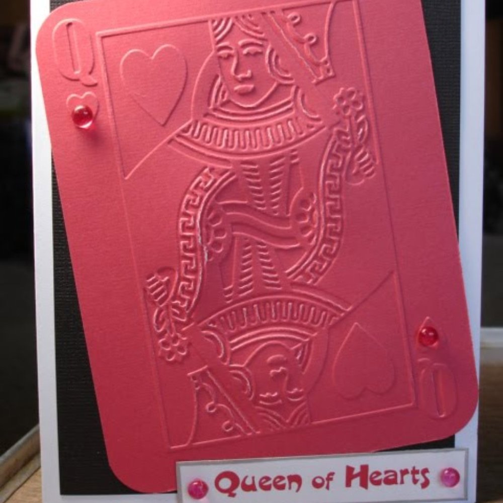 Cuttlebug QUEEN OF HEARTS embossing folder